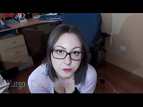 ❤️ Ragazza sexy con gli occhiali succhia il dildo profondamente sulla macchina fotografica Porno duro al it.bsglass.ru ️❤